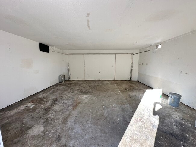 Unit C Large Garage for Storage (not for parking cars) - 656 S 7th St