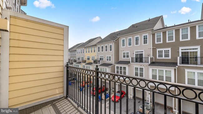 Building Photo - 7674 Maple Lawn Blvd