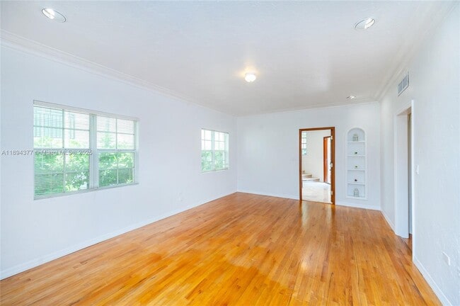 Building Photo - 32 Calabria Ave