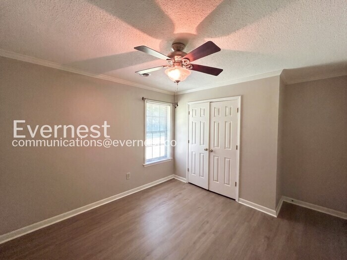 Building Photo - 75 Cottonwood Dr