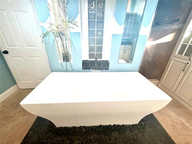 Building Photo - 10662 Crystal Springs Ct