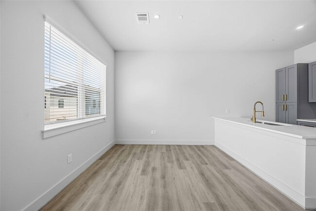 Building Photo - 4606 Indie Hts Ln