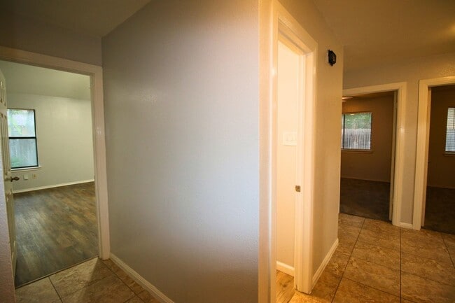 Building Photo - 9347 Laurel Grove