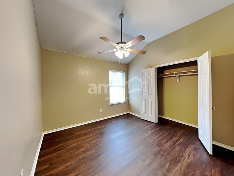 Building Photo - 1606 Windcastle Dr