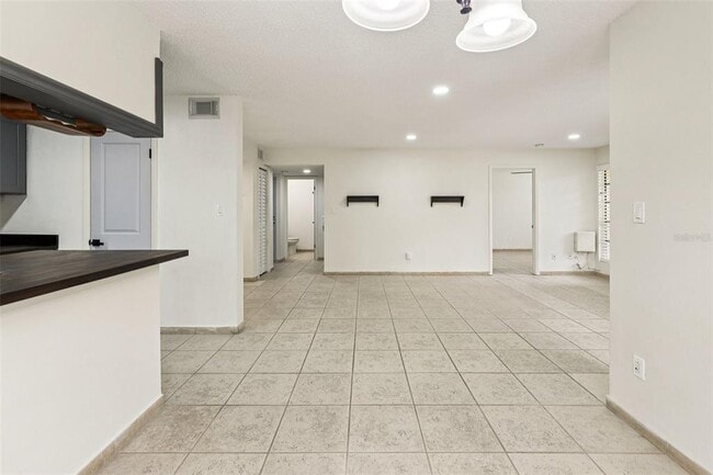Building Photo - 8724 Mallard Reserve Dr