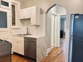 Building Photo - Freshly Updated Southampton 1 Bedroom