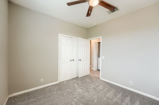 Building Photo - 2515 Allred Dr