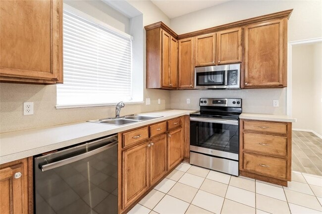 Building Photo - 1125 Oak Creek Dr