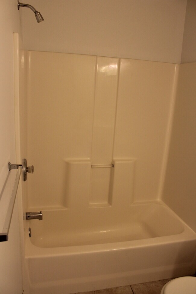 Building Photo - 604 N William St