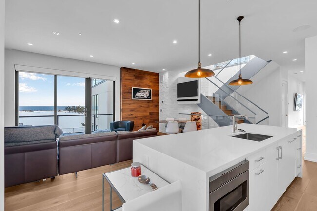 Building Photo - 200 Ocean Ave N