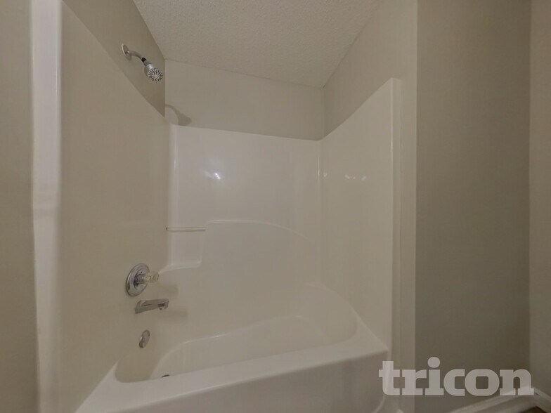 Building Photo - 4365 Reserve Hill Crossing