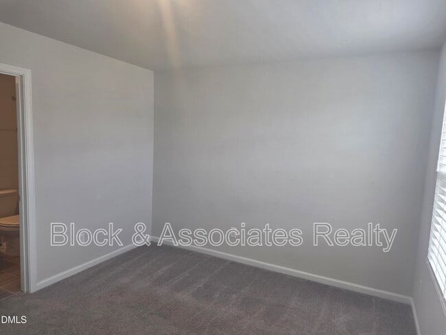 Building Photo - 451 Carolina Spgs Blvd