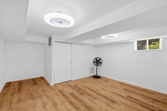 Building Photo - Charming Split-Level Home in the Heart of Alexandria