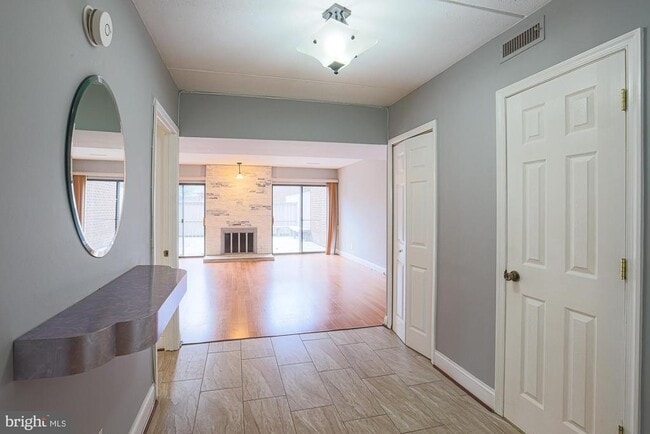 Building Photo - 17 Farmhouse Ct