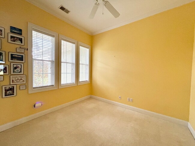Building Photo - 3 Bedroom Townhouse W/ Sunset Water Views!