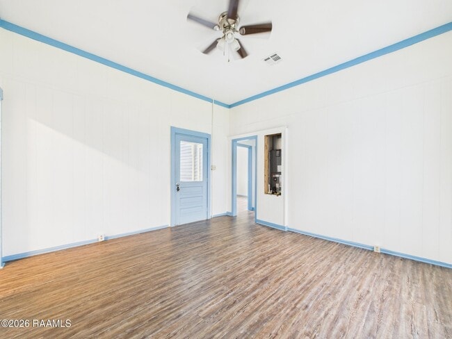 Building Photo - 405 E Convent St