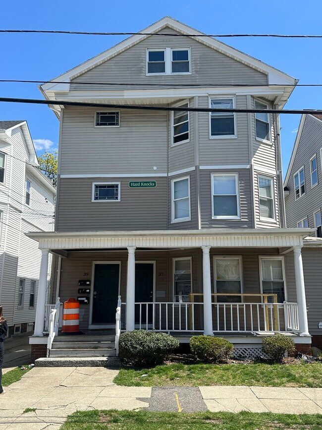 Building Photo - 37-39 Pembroke Ave  - Unit #3