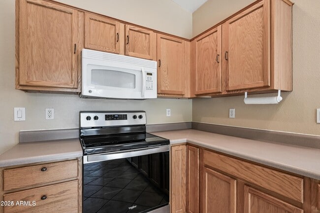 Building Photo - 81 S Criss Pl