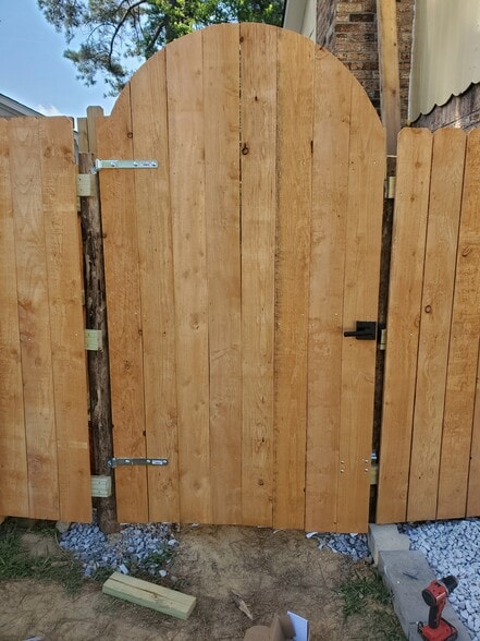 Building Photo - 2601 Jamestown Way