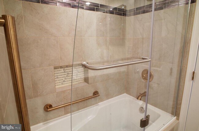 Building Photo - 1200 Braddock Pl