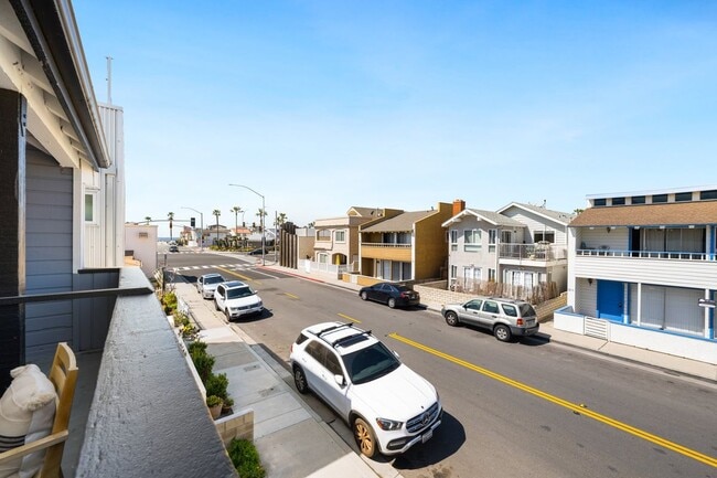 Building Photo - 212 Orange St