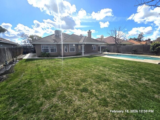 Building Photo - Beautiful 3 Bedroom 2 bath Home Across from La Joya Middle School