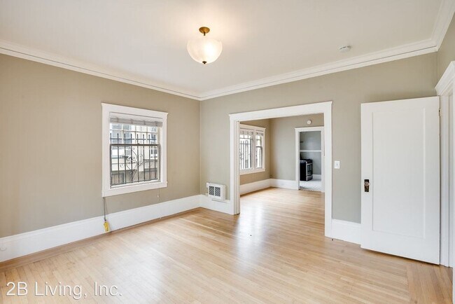 Building Photo - 333 Park View Terrace