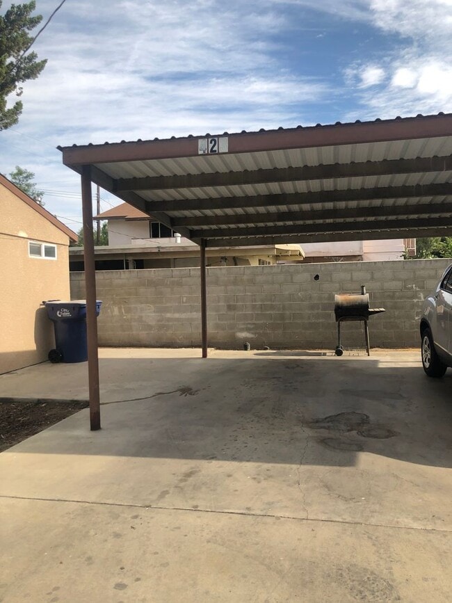 Building Photo - 423 N Gem St