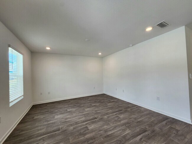 Building Photo - New 3/2 with fenced yard in Foley