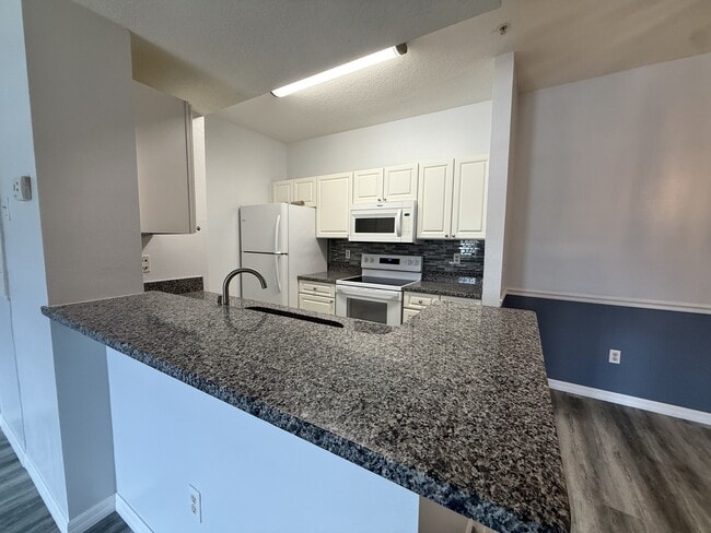 Building Photo - 14226 Fredricksburg Dr