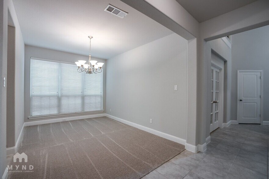 Building Photo - 120 Knight of Realm Blvd