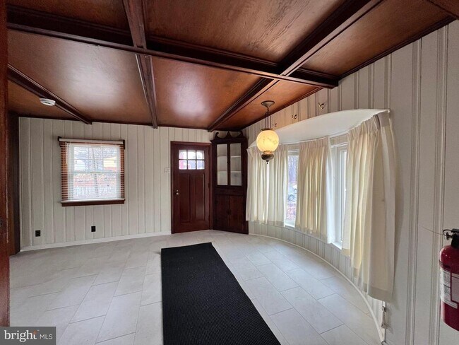 Building Photo - 222 Berlin Rd N