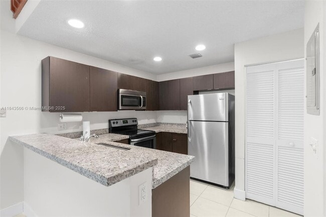 Building Photo - 7144 Sportsman Dr