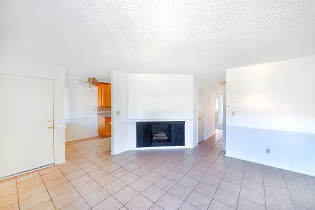 Loma Apartments - Long Beach, CA | Apartment Finder