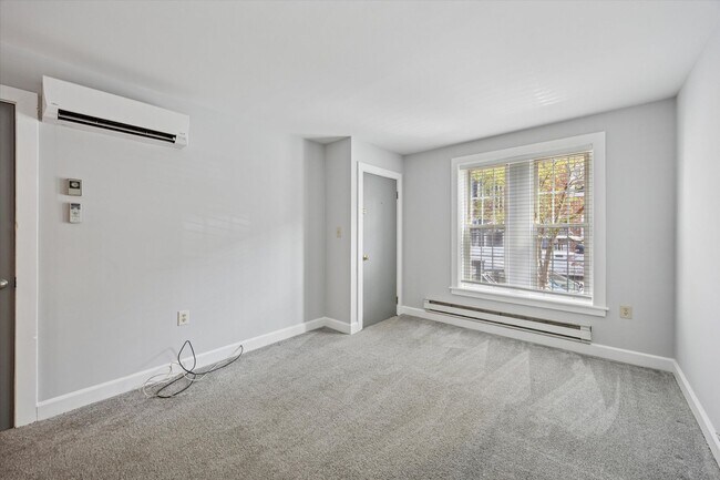 Building Photo - 117 E Miner St