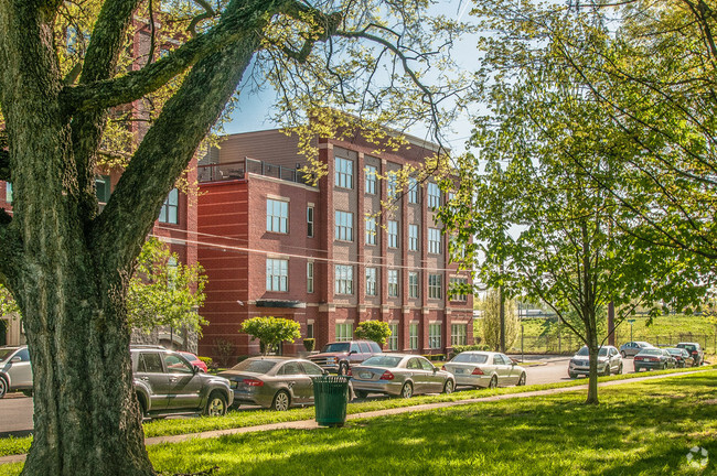 Building Photo - Parkview Midtown