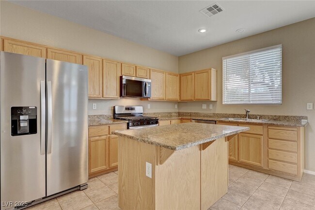 Building Photo - 893 Dancing Vines Ave