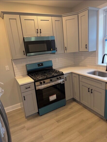 Building Photo - 5216 Florence Ave