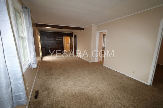 Building Photo - 2 Bedroom 1 Bath House