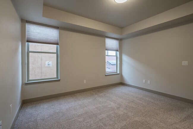 Building Photo - 210 Pueblo Ave