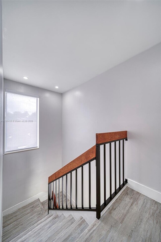 Building Photo - 9068 SW 129th Ln