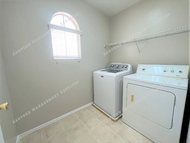 Building Photo - 2417 S 90th Glen