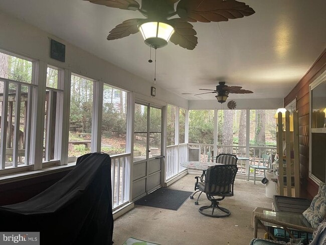 Building Photo - 130 Spring Wood Dr