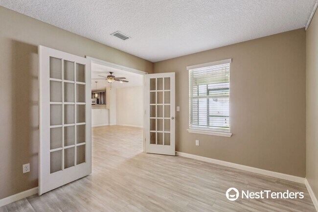 Building Photo - Beautiful Amelia Concourse Home!