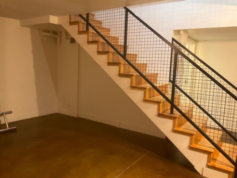 Building Photo - 342 W 200 S