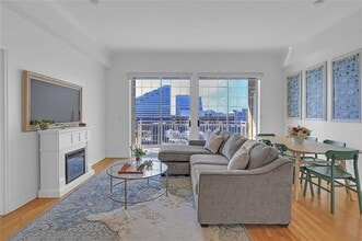 Building Photo - 3225 Turtle Creek Blvd