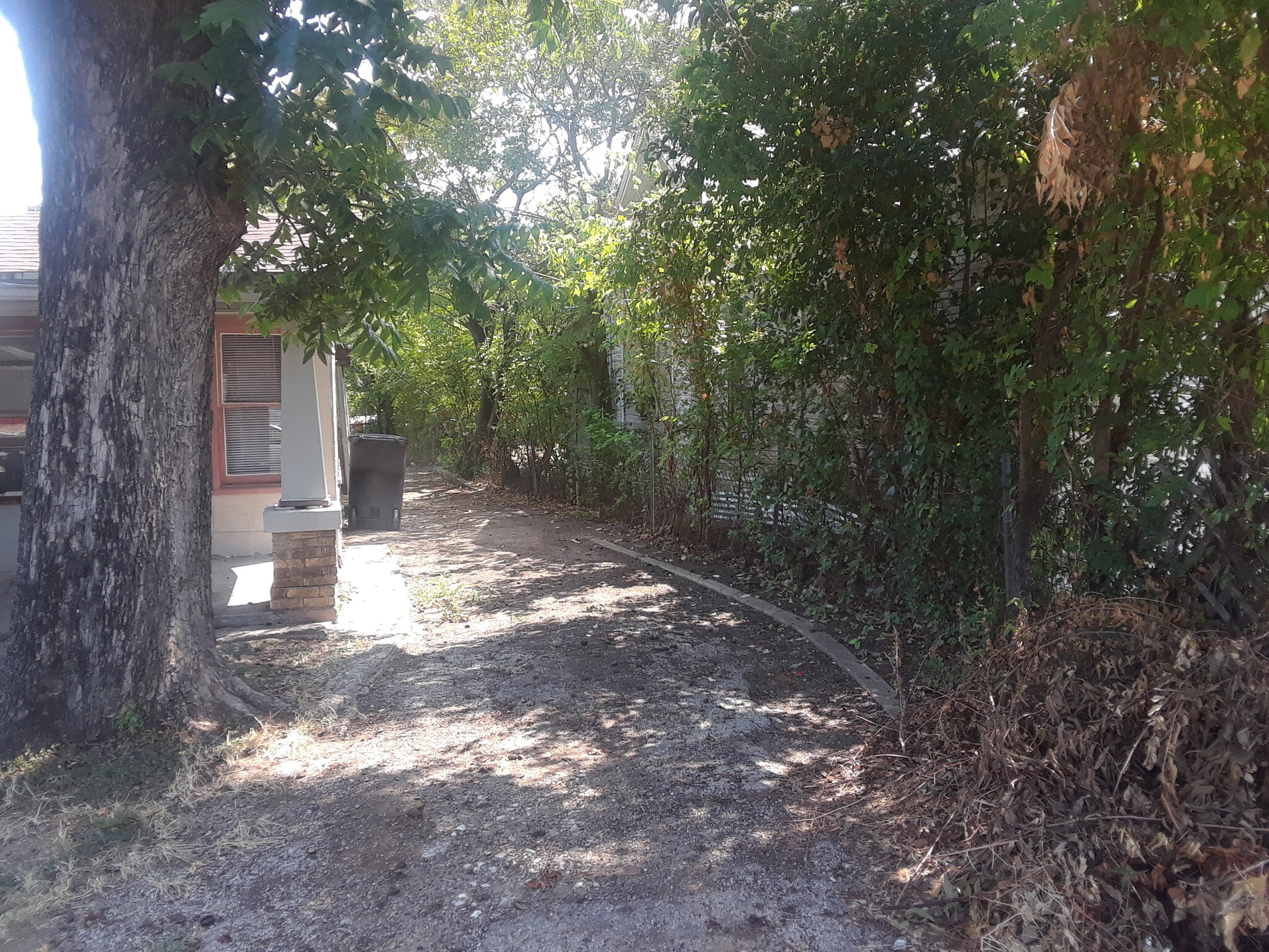 Building Photo - 2312 Ross Ave
