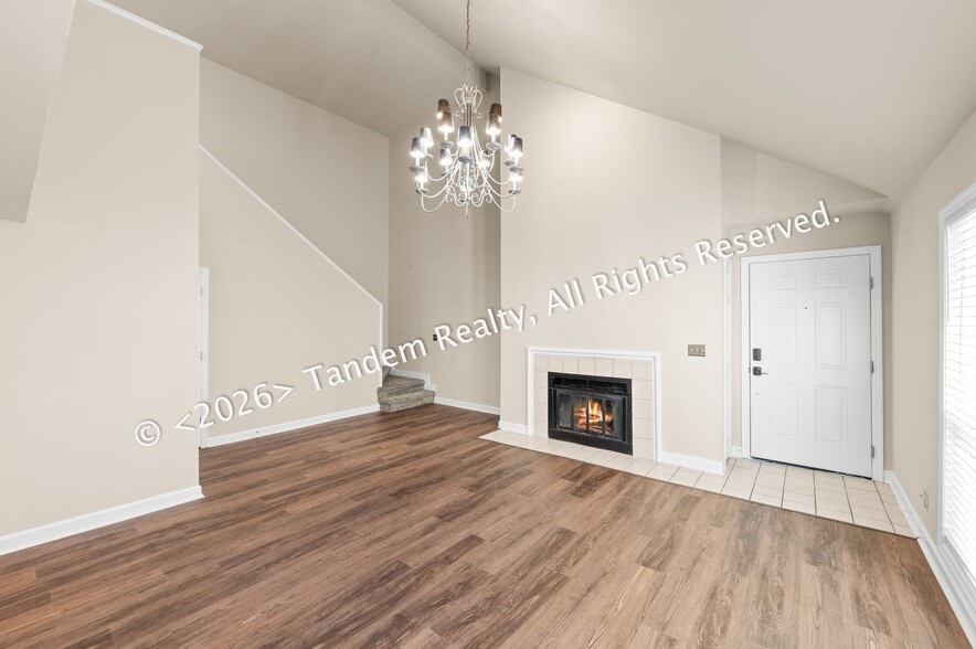 Building Photo - 937 Russell St