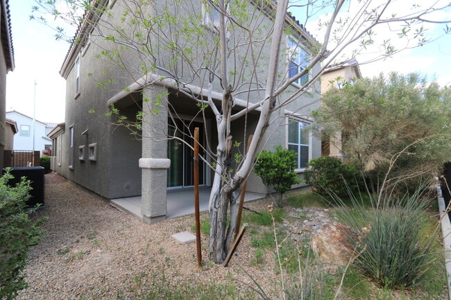 Building Photo - Beautiful Spacious 4 Bedroom Home!