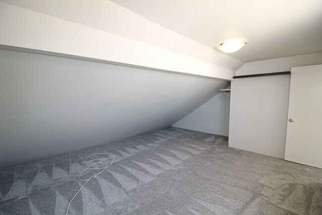 Building Photo - Oceanfront Silverstrand | 4 Bedroom + 3 Ba...